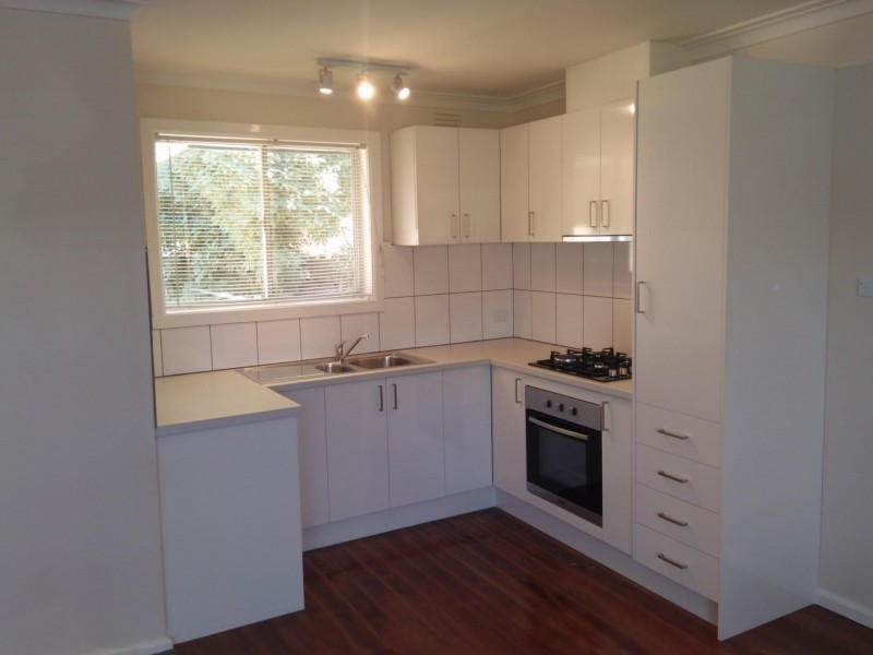 2/11 Johnson Street, Reservoir VIC 3073