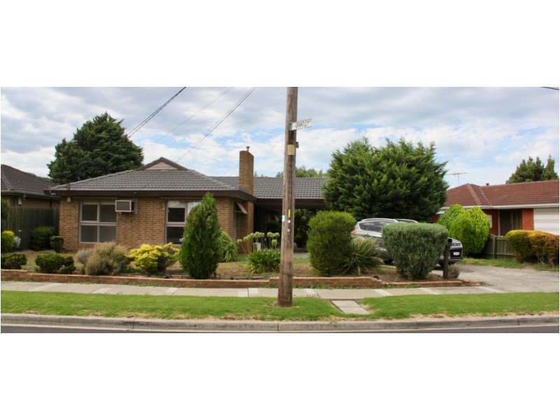 18 Gaynor Crescent, Gladstone Park VIC 3043