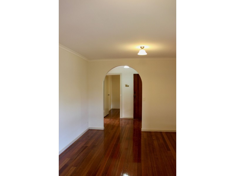 18 Gaynor Crescent, Gladstone Park VIC 3043