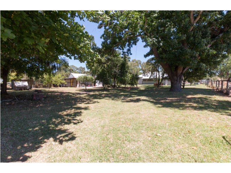 15 Maxwell St, Serpentine WA 6125