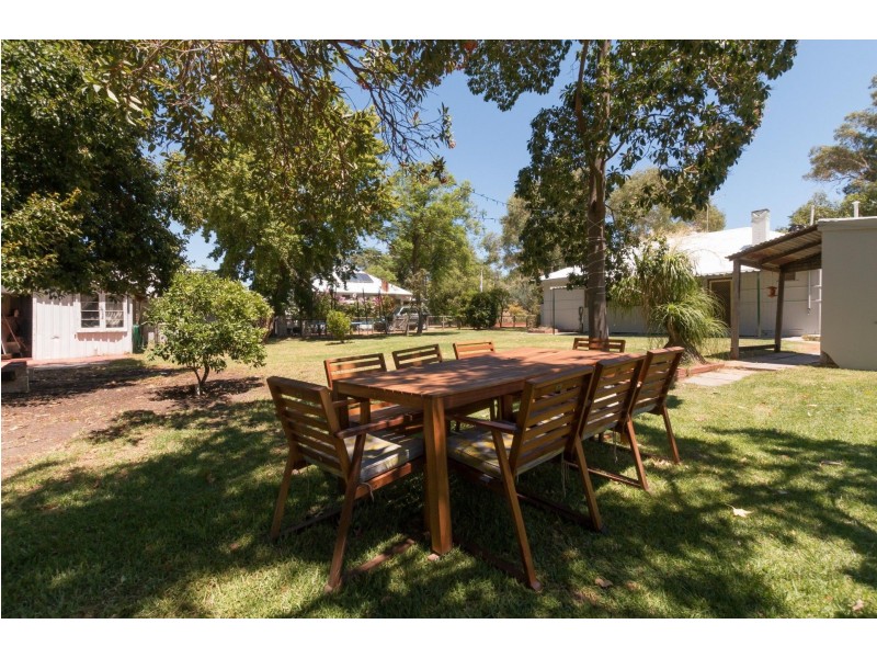 15 Maxwell St, Serpentine WA 6125
