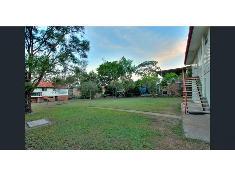 4 Silex Street, Mansfield QLD 4122