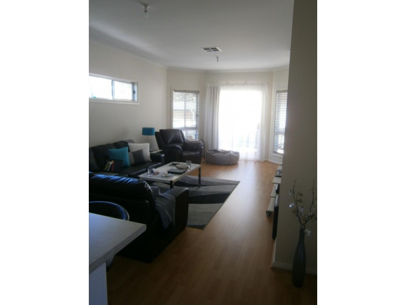 2/12 Endurance Street, Vista SA 5091