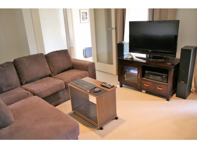 1/15 Boronia Grove, Doncaster East VIC 3109