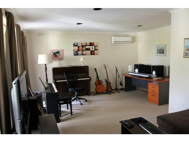 1/15 Boronia Grove, Doncaster East VIC 3109