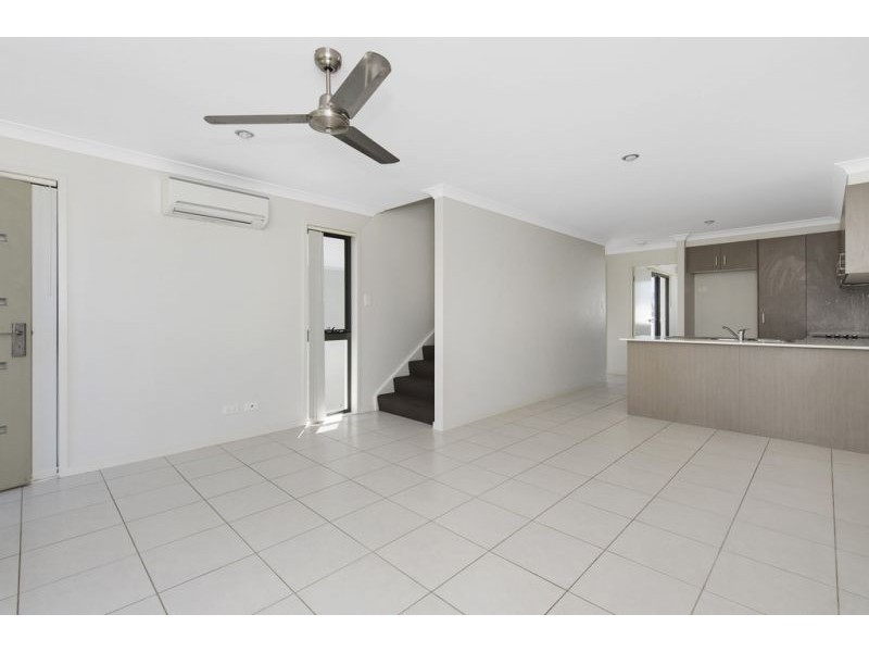 4/2 Tayla Street, Pimpama QLD 4209