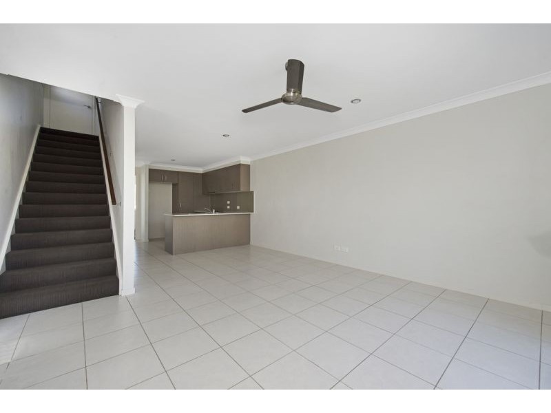 4/2 Tayla Street, Pimpama QLD 4209