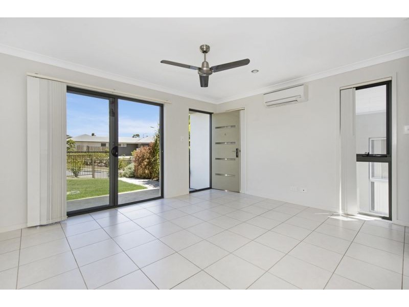 4/2 Tayla Street, Pimpama QLD 4209
