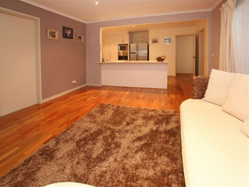 19 Whitehaven Cres, Mulgrave VIC 3170