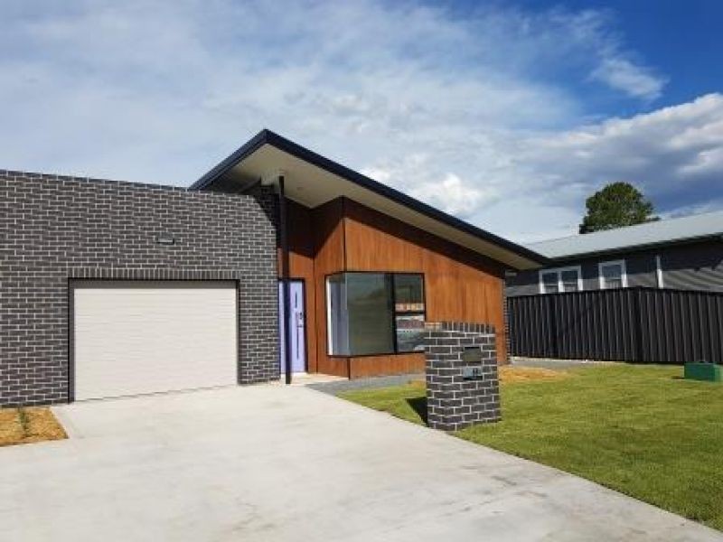 68a & 68b Wood St, Inverell NSW 2360