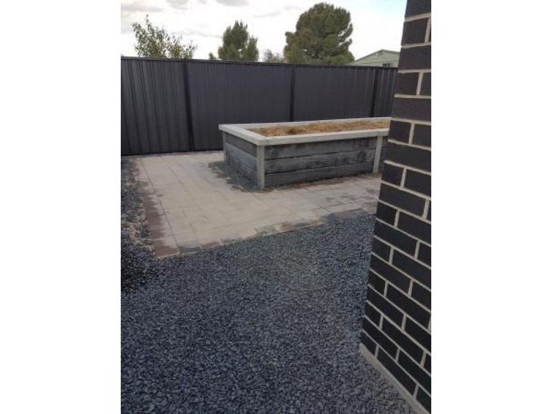 68a & 68b Wood St, Inverell NSW 2360