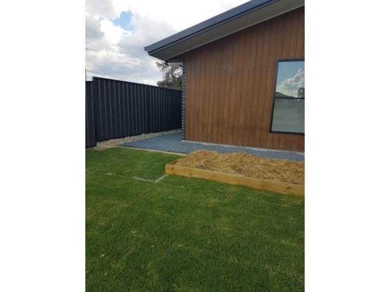 68a & 68b Wood St, Inverell NSW 2360