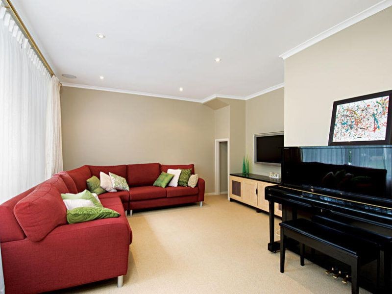 29 Calool Cres, Belrose NSW 2085