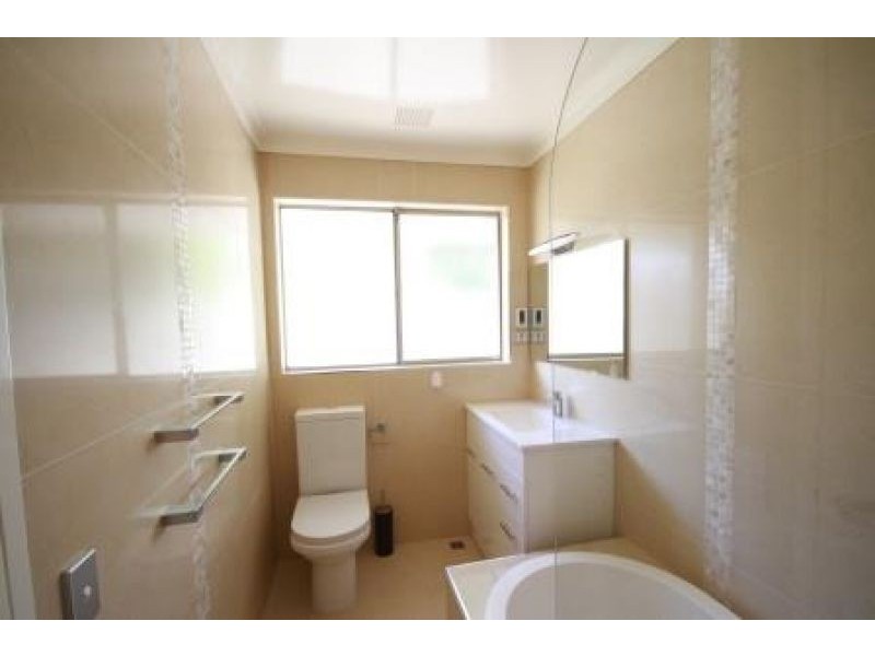 11 Mcwhae Road, Hillarys WA 6025