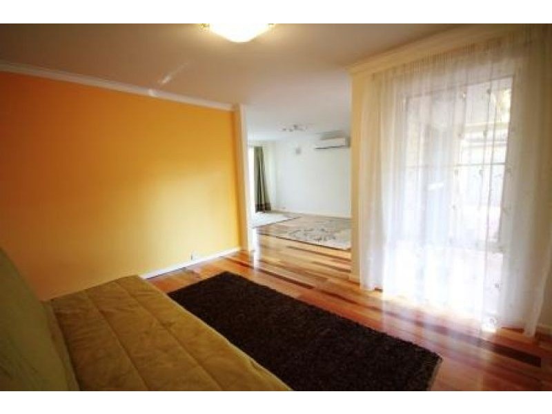 11 Mcwhae Road, Hillarys WA 6025