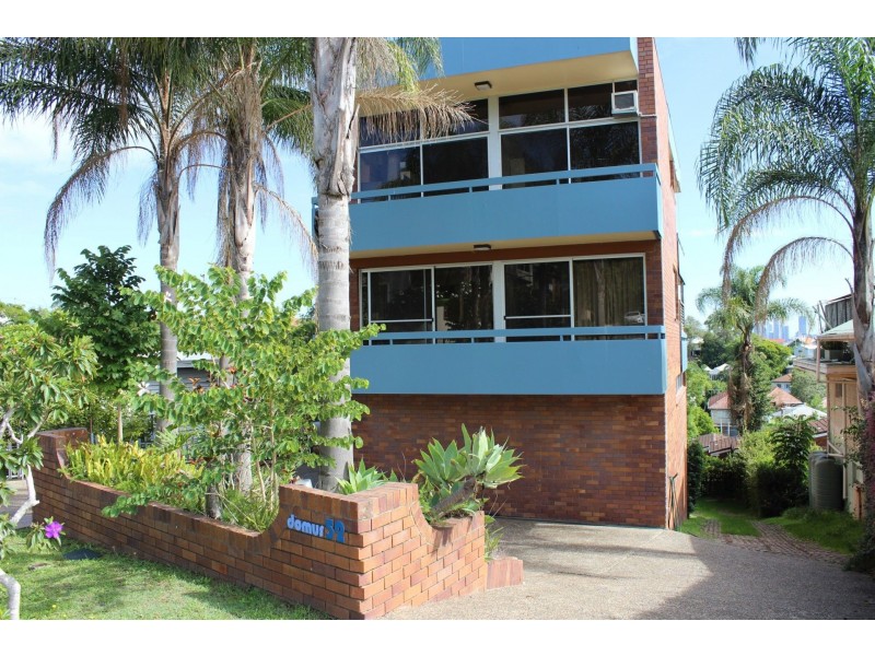 2/52 Henzell Terrace, Greenslopes QLD 4120