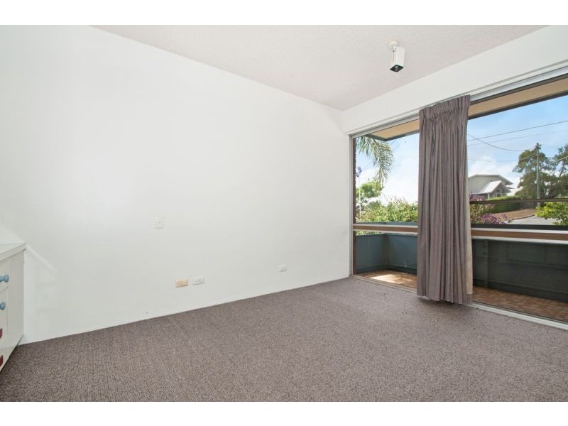 2/52 Henzell Terrace, Greenslopes QLD 4120