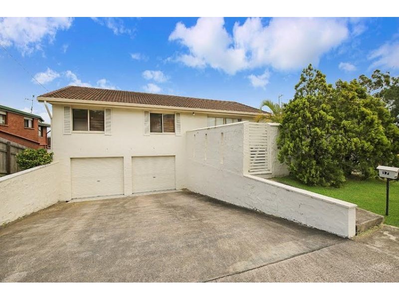17 Kawana Street, Alexandra Headland QLD 4572