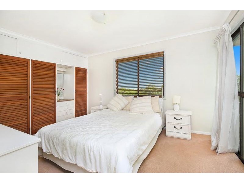 17 Kawana Street, Alexandra Headland QLD 4572
