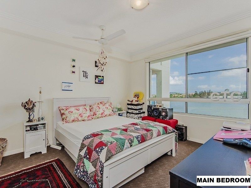 1 Lakefront Crescent, Varsity Lakes QLD 4227