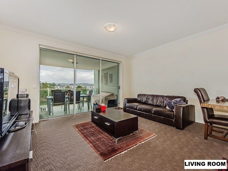 1 Lakefront Crescent, Varsity Lakes QLD 4227