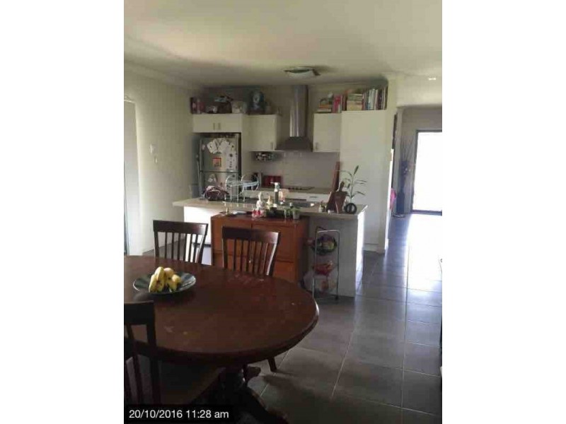 4 Bolingbroke Street East, Fernvale QLD 4306