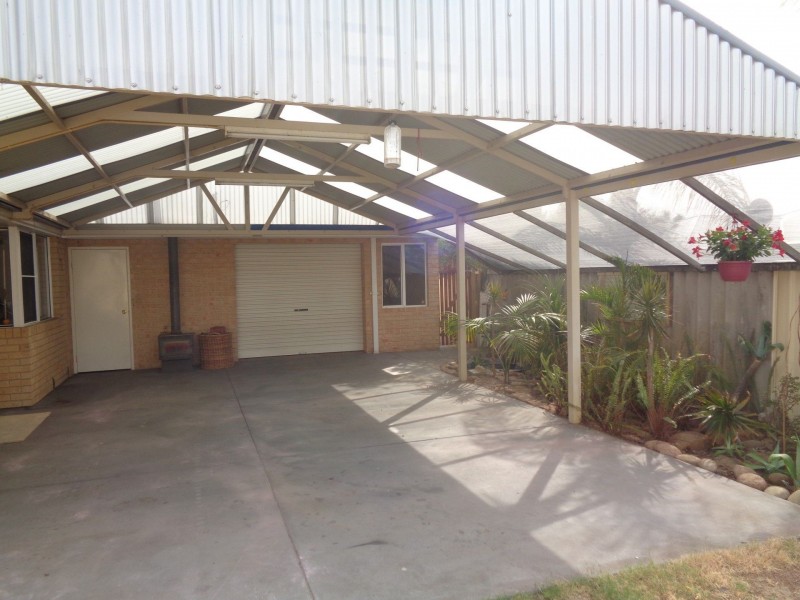 8 Whitely Place, Australind WA 6233