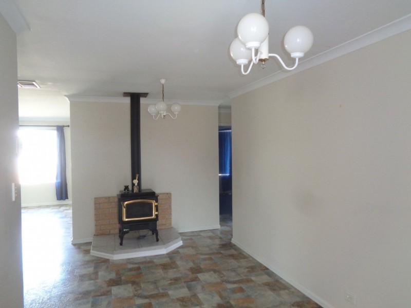 8 Whitely Place, Australind WA 6233