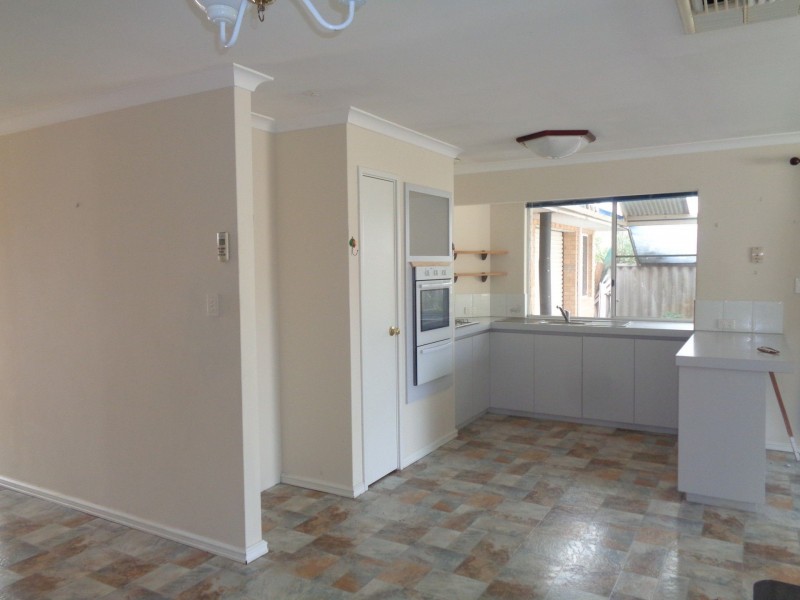 8 Whitely Place, Australind WA 6233