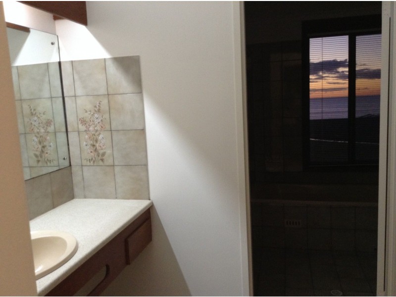 5 St Vincents Ave, Hallett Cove SA 5158