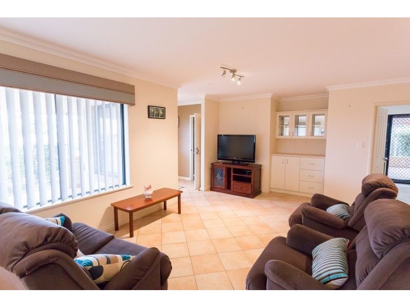 1/10 Wakefield Crescent, Australind WA 6233