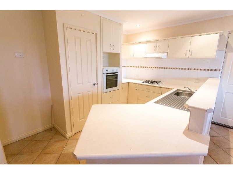 1/10 Wakefield Crescent, Australind WA 6233