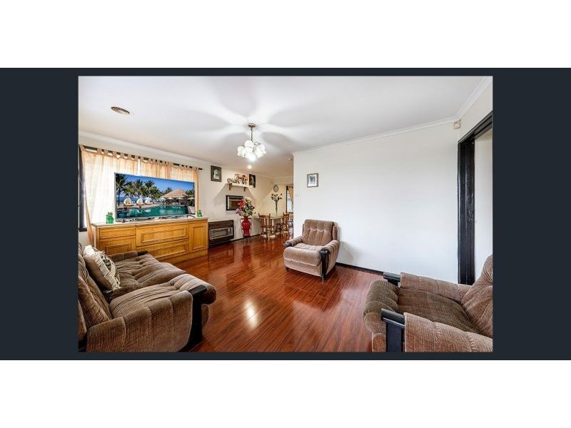 18 Gladstone Street, St Albans VIC 3021