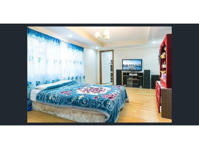 18 Gladstone Street, St Albans VIC 3021