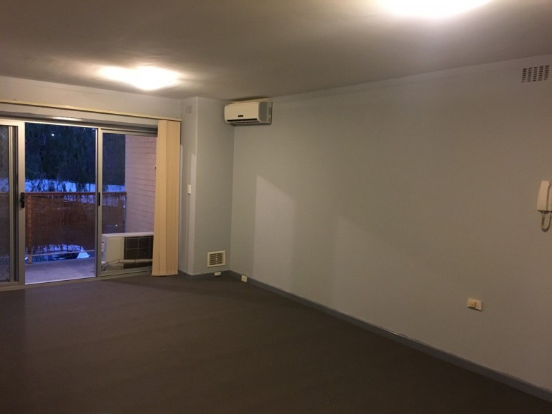 8/2 Pengilly Road, Orelia WA 6167