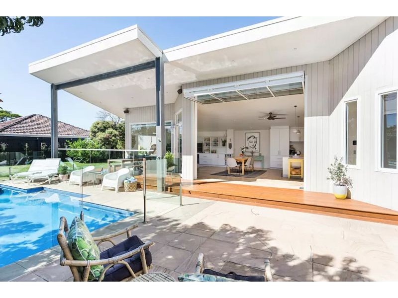 8 Swyer St, Hampton VIC 3188