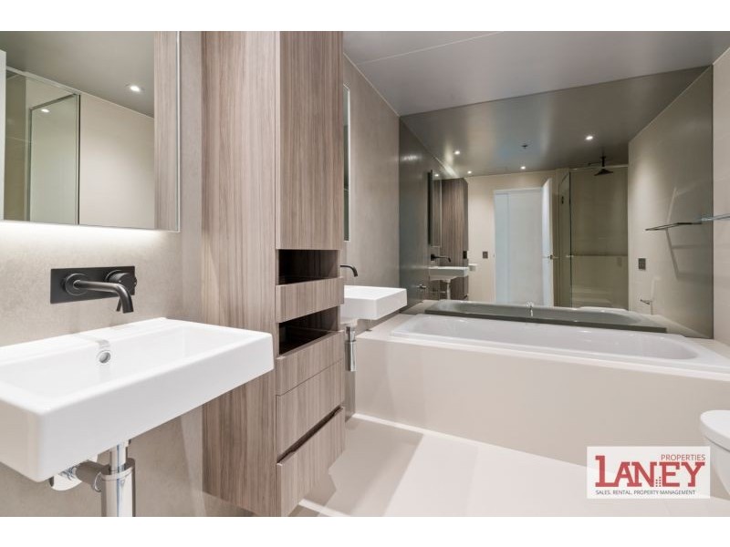 801/81 South Wharf Drive, Docklands VIC 3008