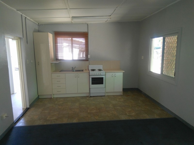 4 Shackleton St, Mount Isa QLD 4825