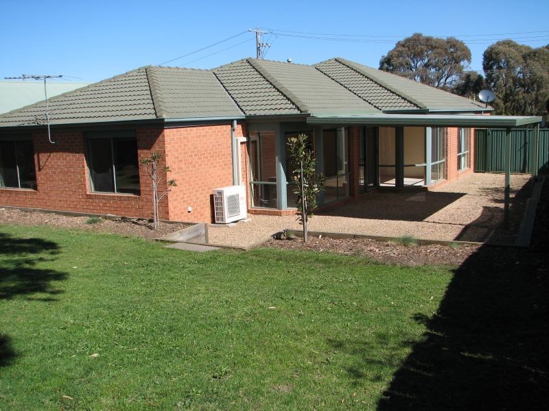 6 The Boulevard, Gisborne VIC 3437