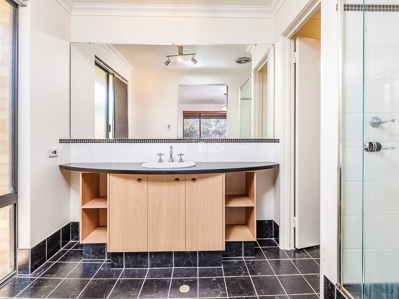 20 Narrien Loop, Hocking WA 6065