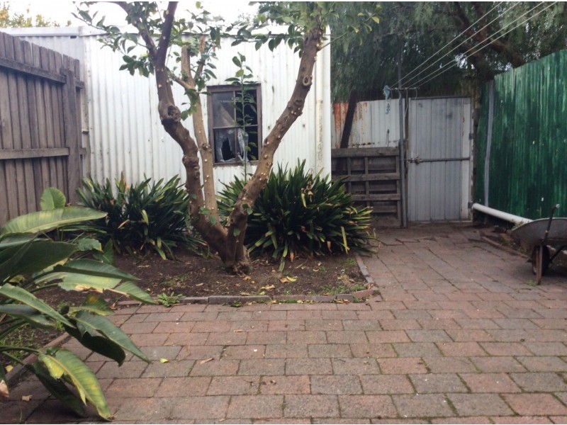 30 Laura Street, Brunswick VIC 3056