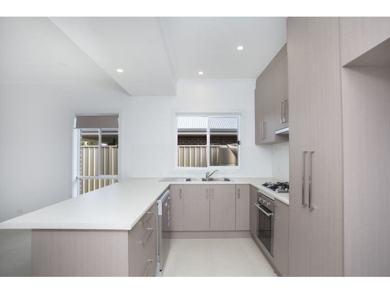 5b Radford Avenue, Clearview SA 5085