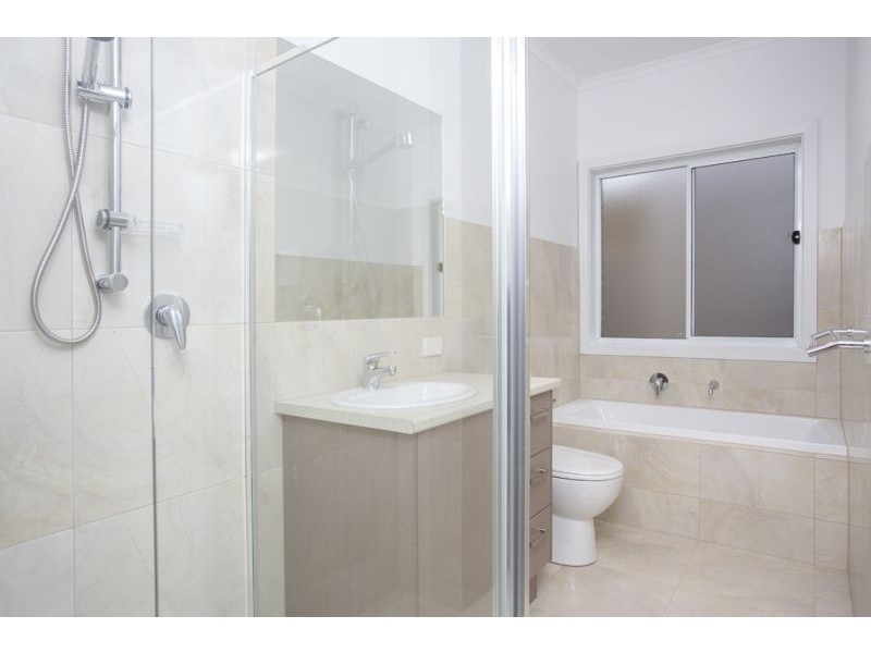 5b Radford Avenue, Clearview SA 5085