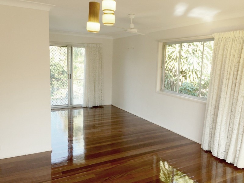 13 Irandi St, Mansfield QLD 4122