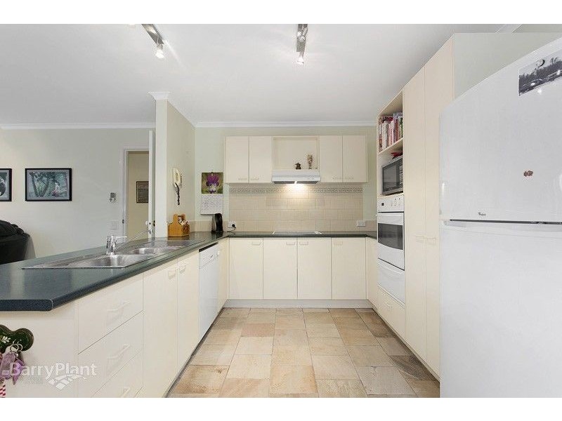 23 Allardice Parade, Berwick VIC 3806