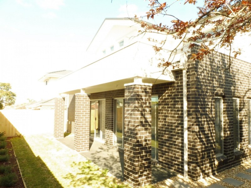 9b Springfield Ave, Clayton South VIC 3169