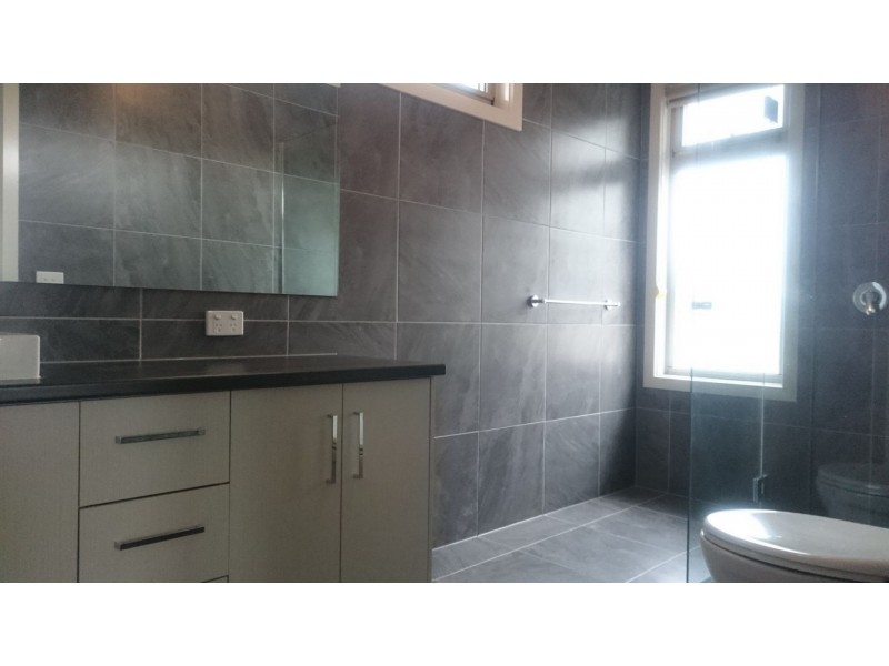 9b Springfield Ave, Clayton South VIC 3169