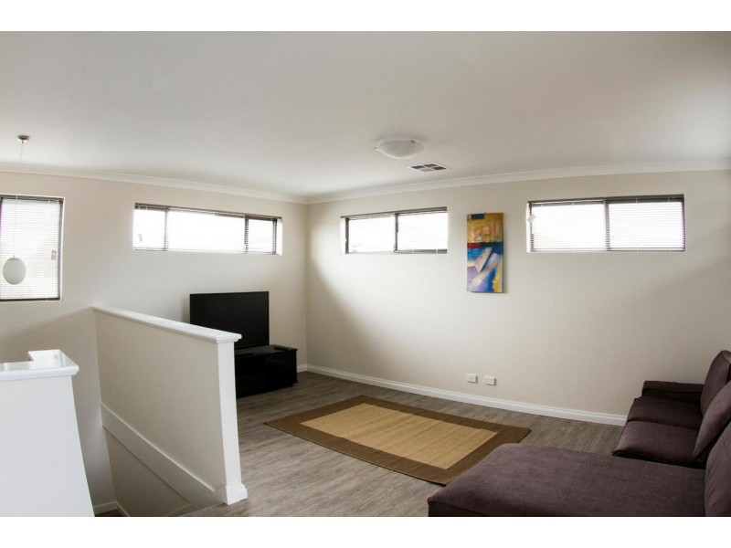 10b Page Ave, Bentley WA 6102