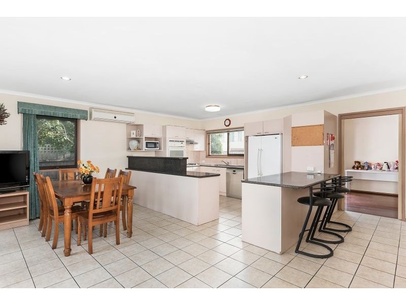 4 Locum Court, Wheelers Hill VIC 3150