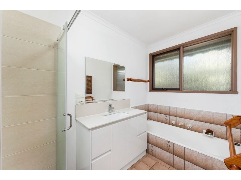 4 Locum Court, Wheelers Hill VIC 3150